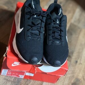 Nike Black Sneakers